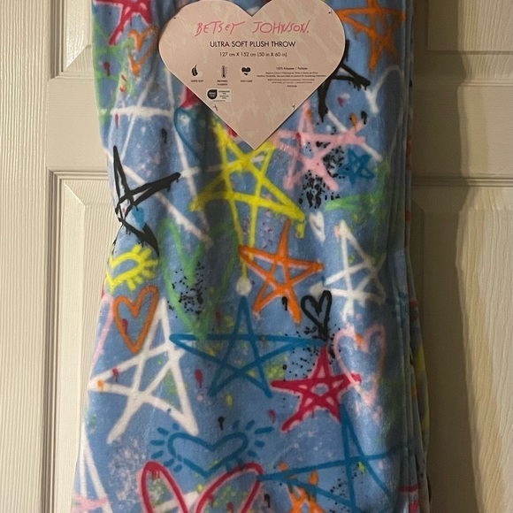 Betsey Johnson throw, NWT - Picture 3 of 8